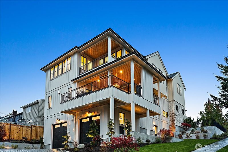 4th image of 4103 43rd Avenue NE