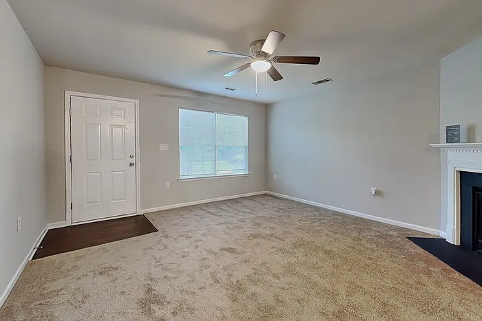 3 bed, 2.5 bath, 1564 sqft, $1,795 — Photo 4