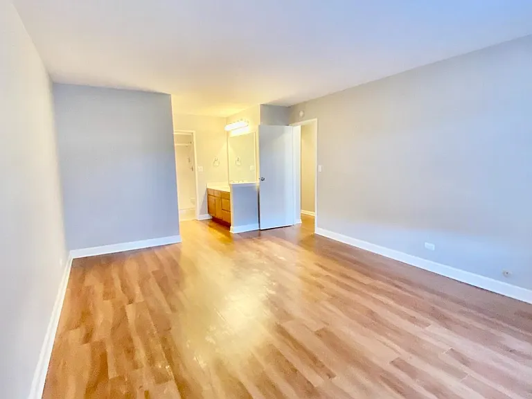 Farmingdale Apartments — Photo 59