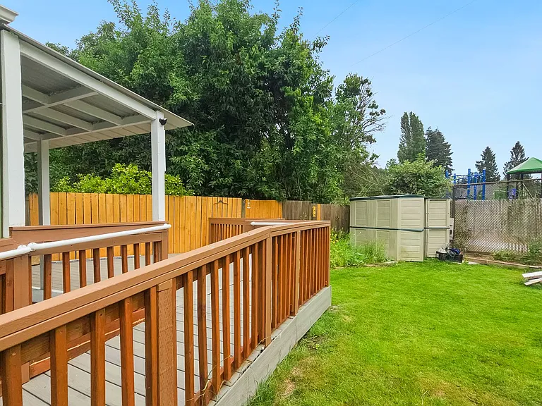 3330 SE 6th St — Photo 14