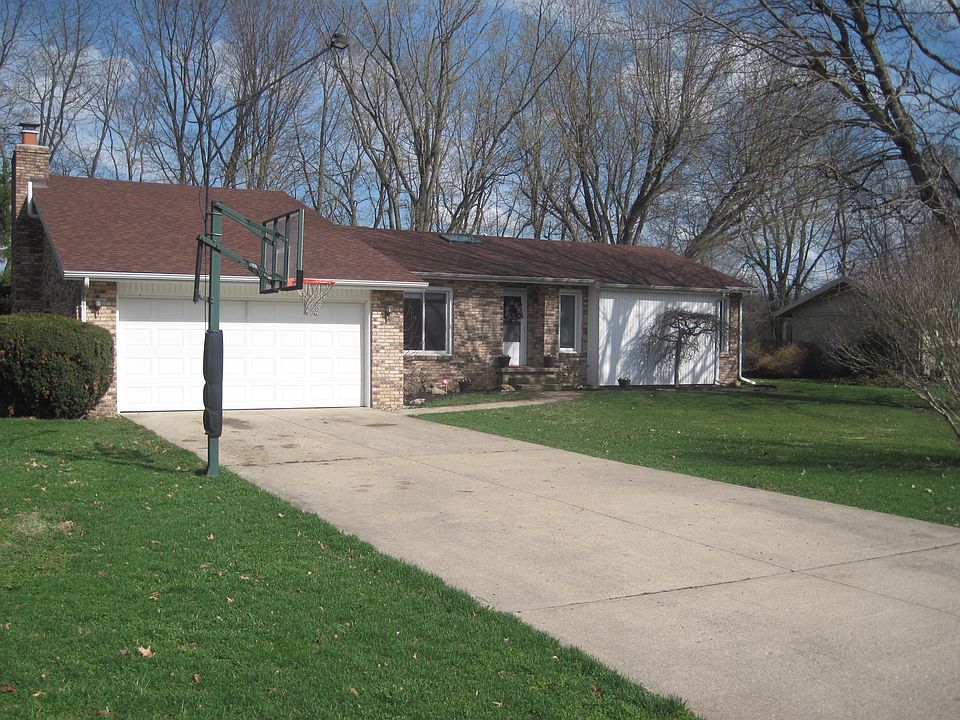Two Car Garage 