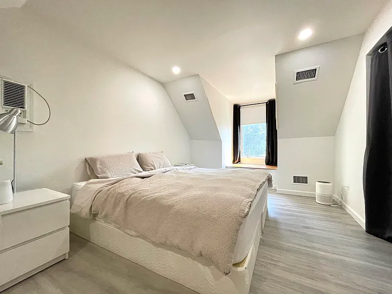 149 W Clinton Ave — Photo 11