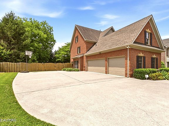 4th image of 1201 Bentley Park Ln #1