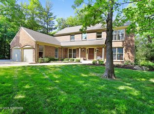 302 Weatherford Ct, Lake Bluff, IL 60044
