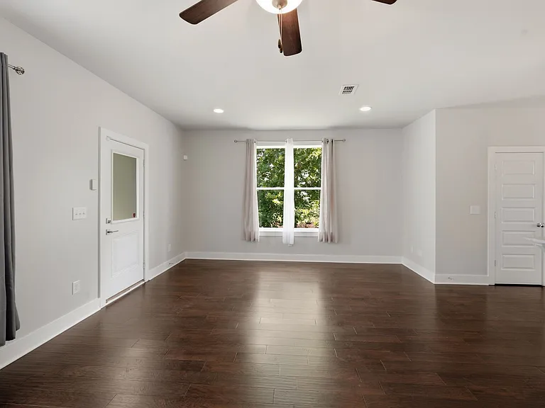 752 Cottage Park Dr — Photo 15