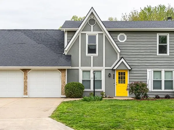 905 Prescott Dr, Lawrence, KS 66049