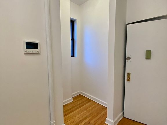 5th image of 58 Saint Marks Pl #9