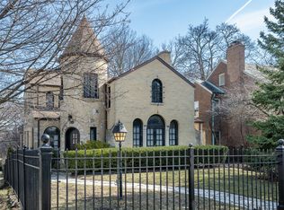 625 Ridge Ave, Evanston, IL 60202