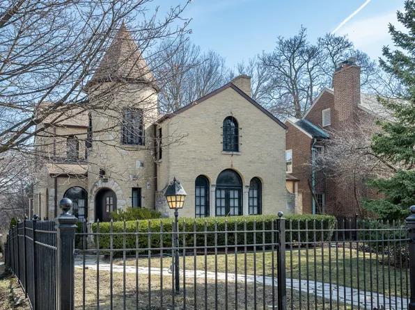 625 Ridge Ave, Evanston, IL 60202