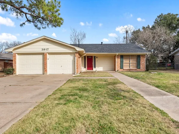 3917 Hilltop Dr, Bryan, TX 77801