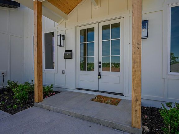 3rd image of 26 Lefever Ln