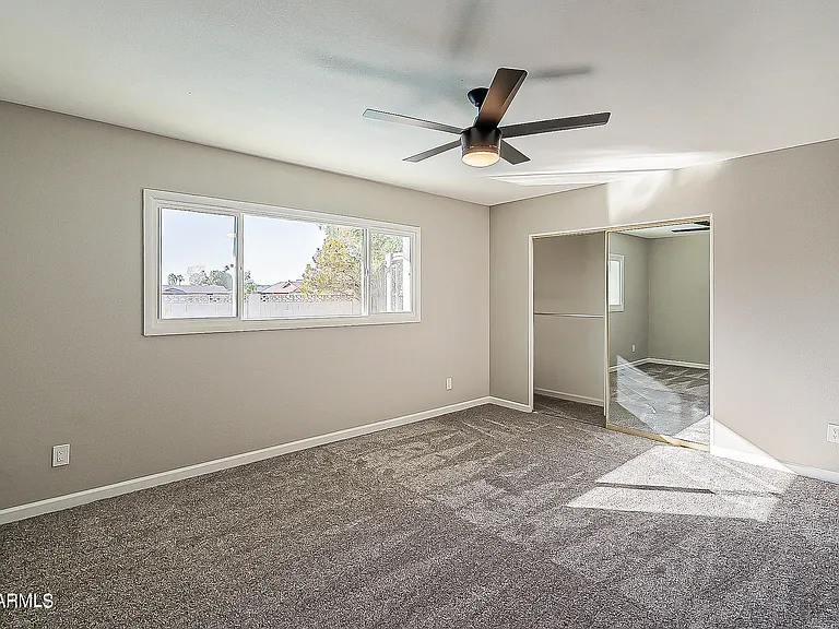 14008 N 52nd Ave — Photo 23