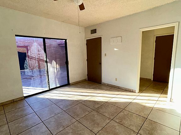 5th image of 2300 E 6th St