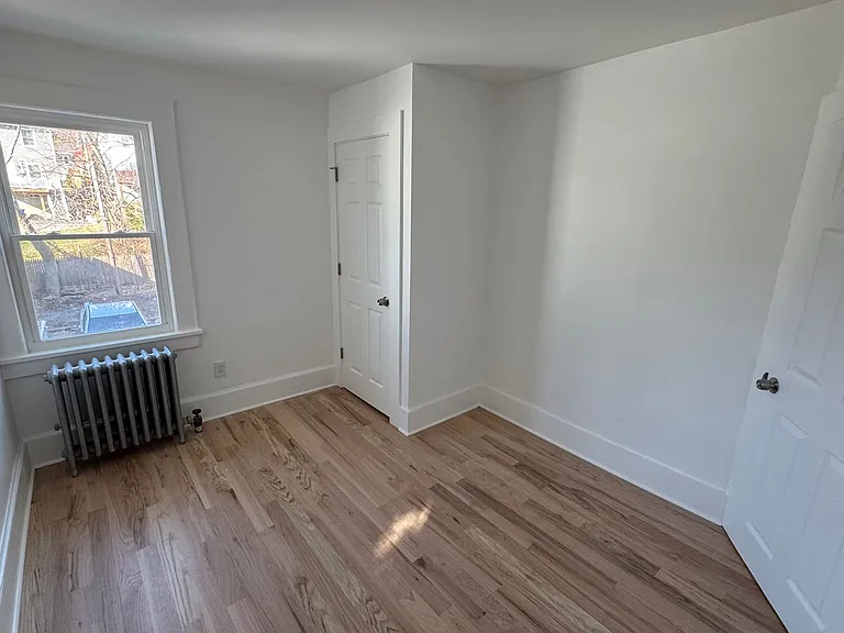 57 Morris Ave — Photo 8