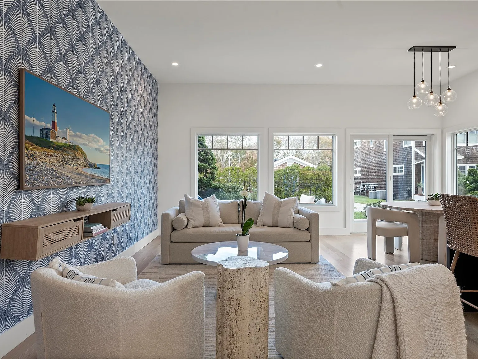 An Effortlessly Chic and Beautifully Refreshed Hamptons Retreat — Photo 4