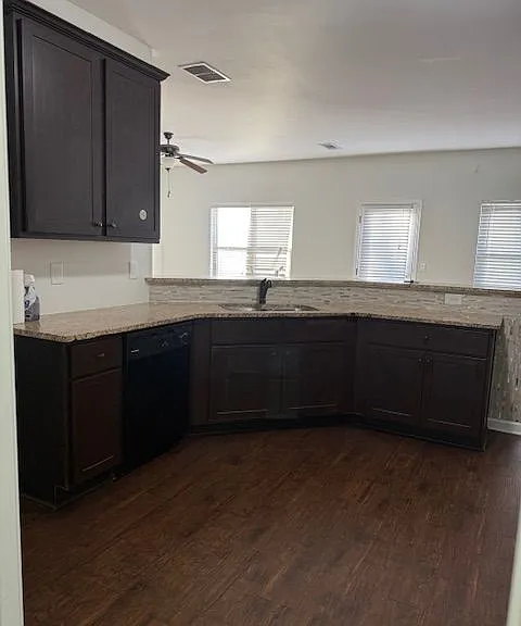 313 Clover Brook Dr — Photo 5