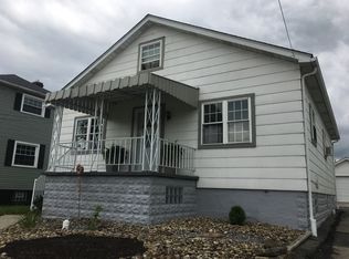222 Spruce St, Mount Pleasant, PA 15666