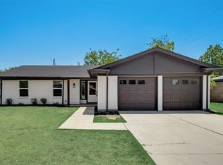 1004 Darnell Ave, Benbrook, TX 76126