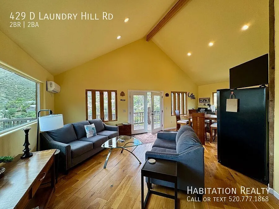 Beautifully furnished 2bed/2bath abode + mountain views and office/den, Old Bisbee! — Photo 4