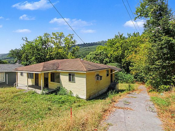 2nd image of 4511 Balcomb St