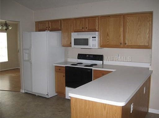 3rd image of 838 Park Valley Cir