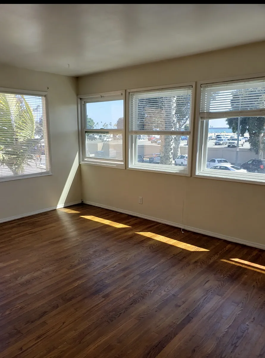 Building Photo - 4811 E Ocean Blvd #2