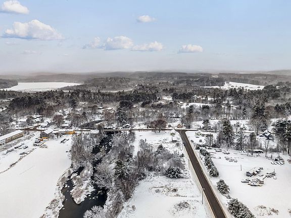 3rd image of 658 Lucy Knowles Road