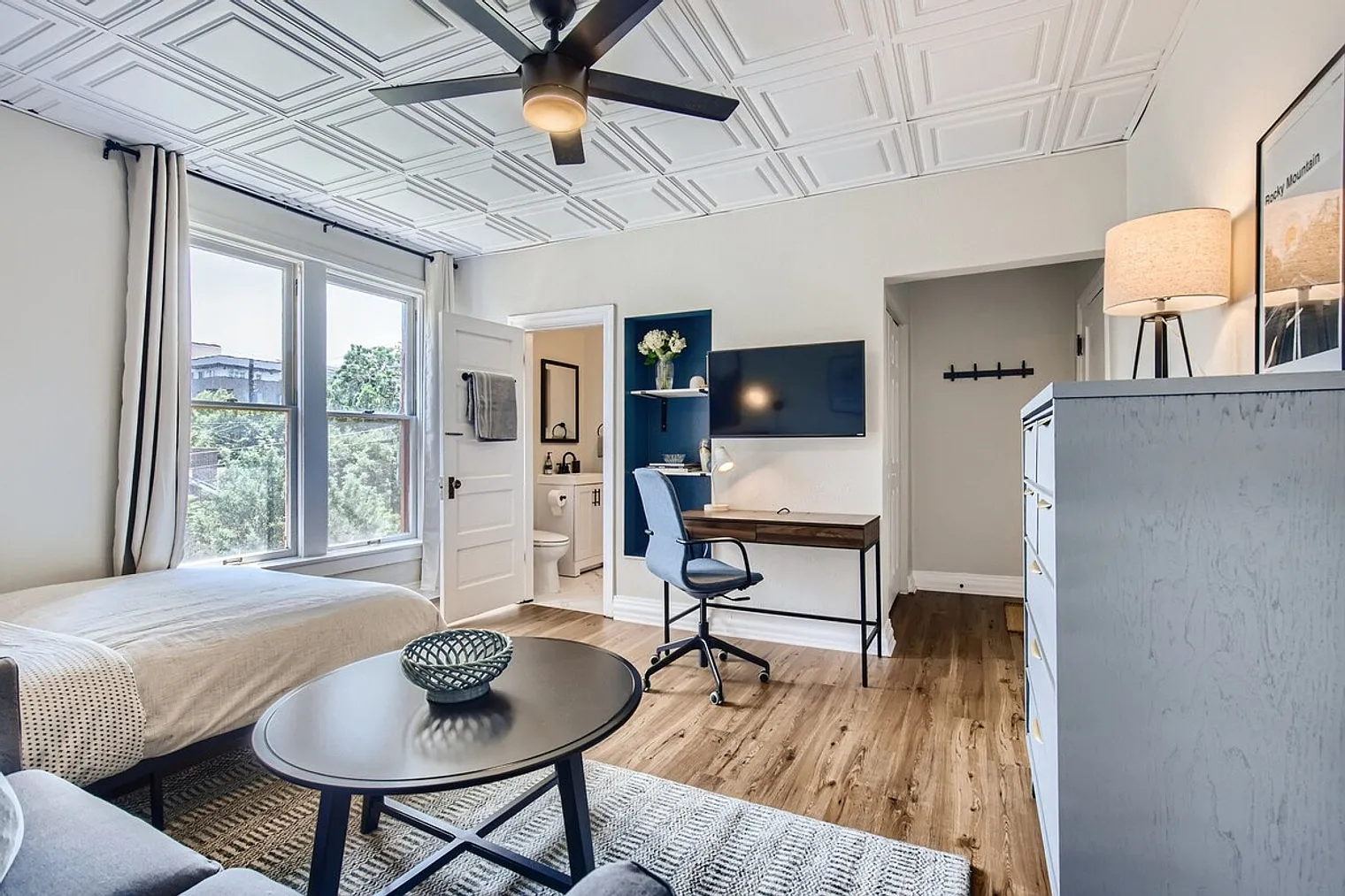 Studio, 1.0 bath, 398 sqft, $2,509 — Photo 3