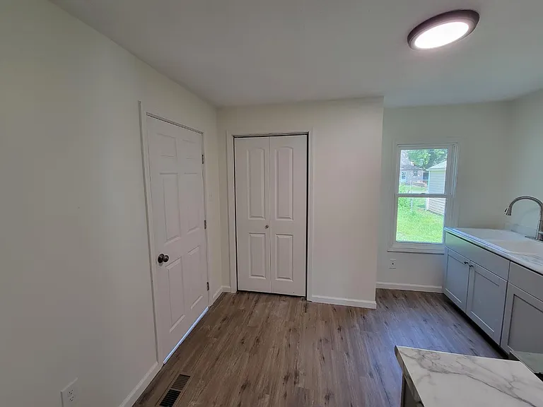 1111 NE Michigan Ave — Photo 3