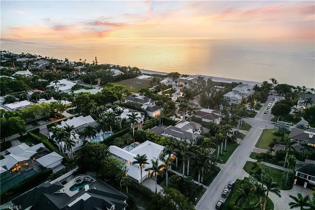 5 bed, 5.5 bath, 5145 sqft, $70,000 — Photo 4