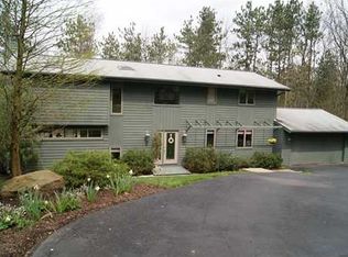 9819 Woodland Rd N, Pittsburgh, PA 15237