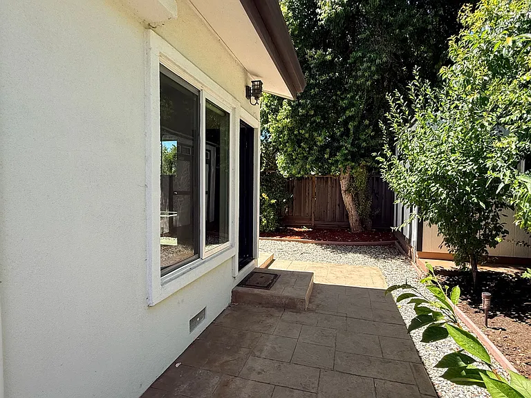 1111 Pippin Creek Ct — Photo 5