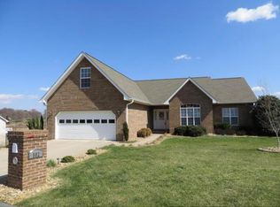 502 Sweetgrass Ln, Jonesborough, TN 37659