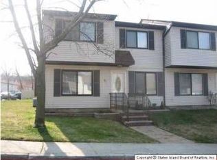 91 Lombard Ct, Staten Island, NY 10312