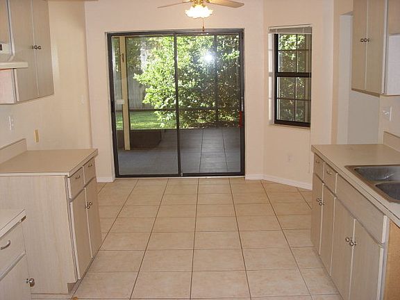 4th image of 36 Westgate Ln