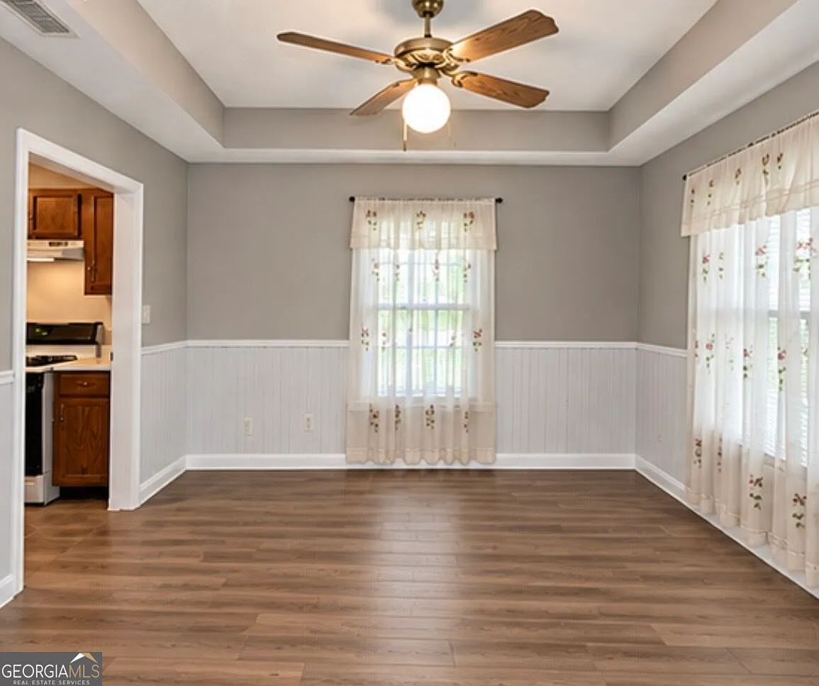 2 bed, 2.0 bath, 1204 sqft, $1,330 — Photo 2