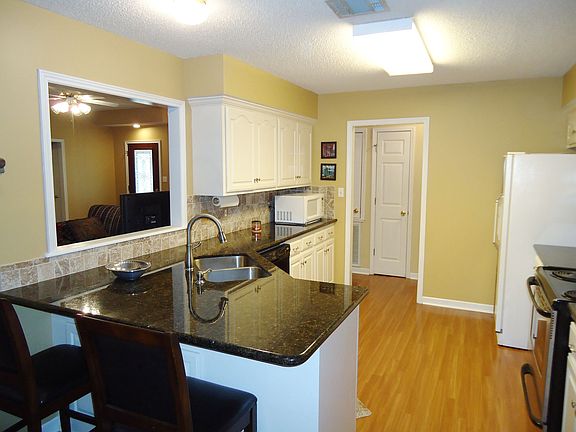 4th image of 5741 Aspen St