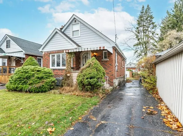 1 Dorset Pl, Hamilton, ON L8S 3T5