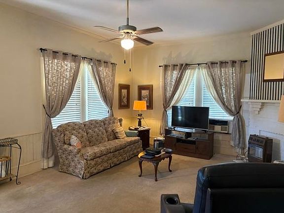 3rd image of 123 Hickman Ave