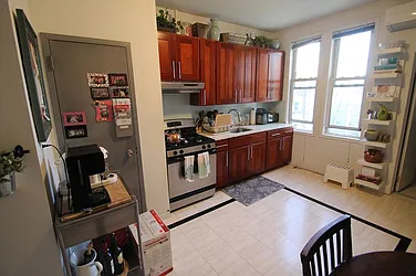 Rented by Space Marketing Shop