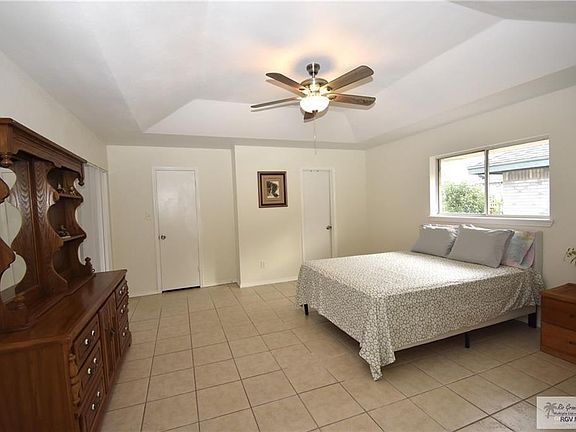5th image of 504 Capricorn St