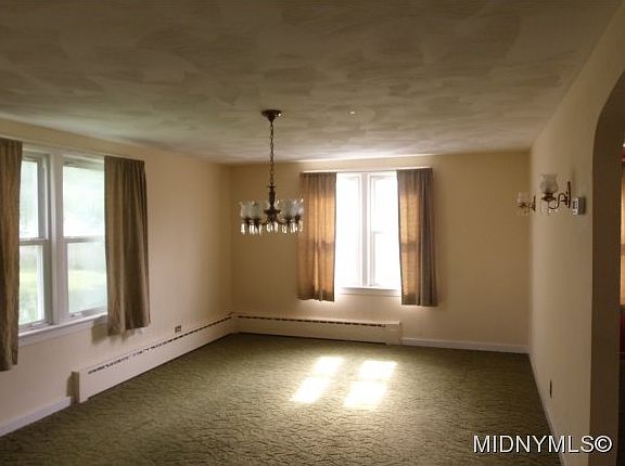 5th image of 21 West Dr
