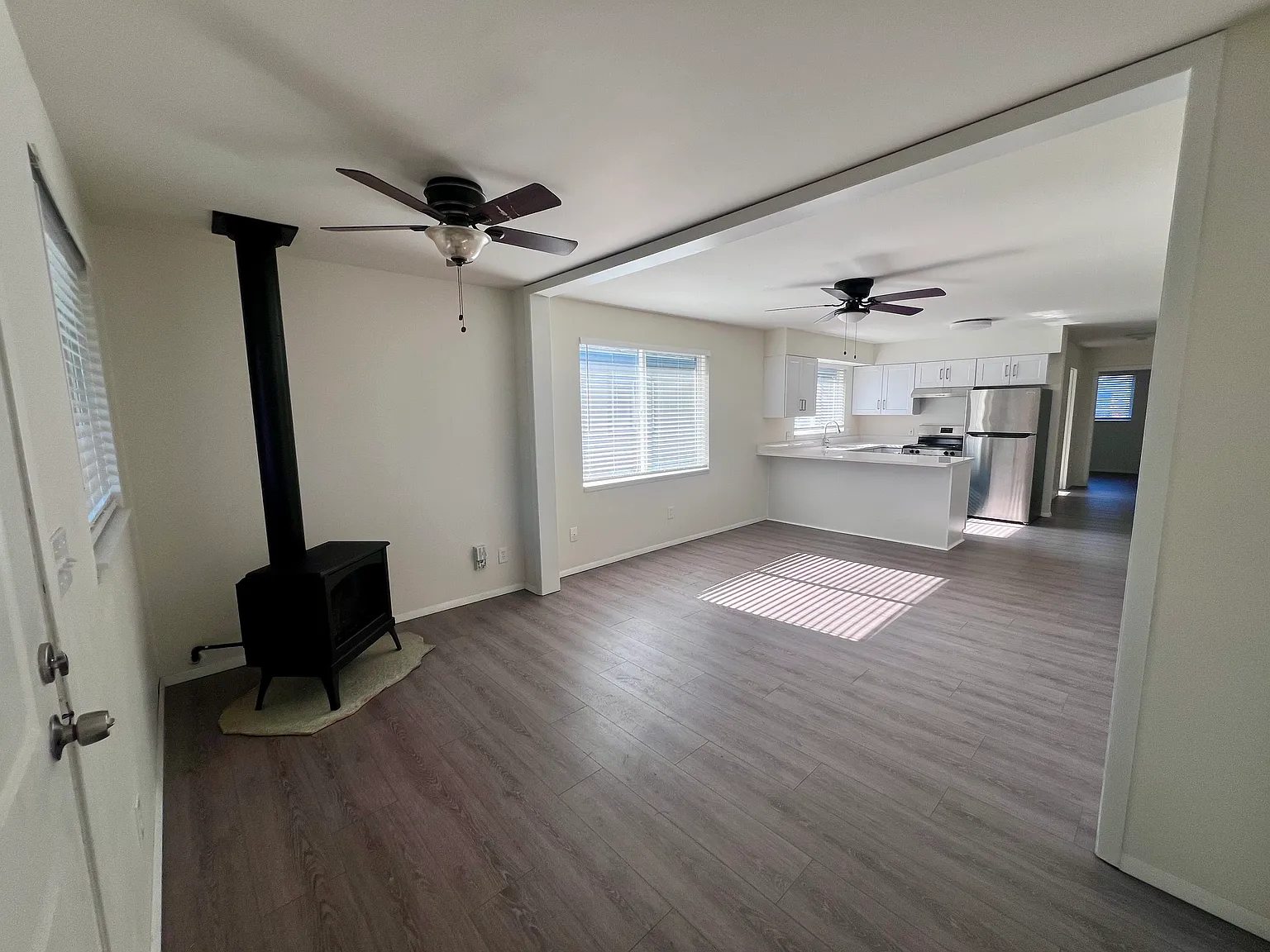 3 bed, 1120 sqft, $2,350 — Photo 3