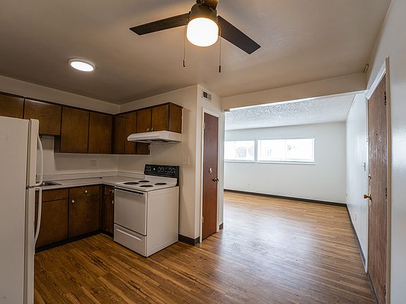 4th image of 1617 Person St #F206