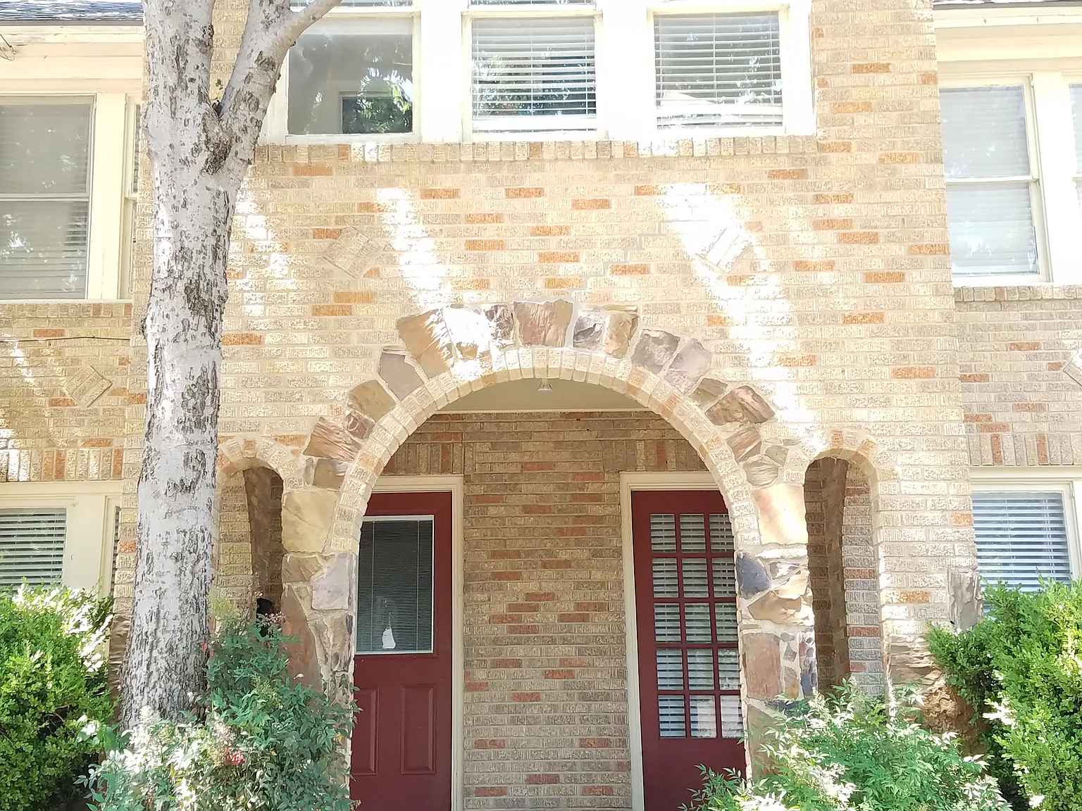 2 bed, 1126 sqft, $2,050 — Photo 2