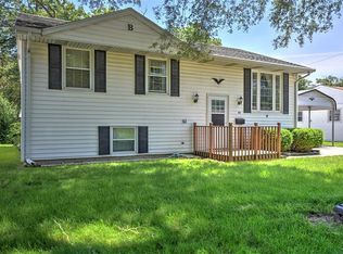 48 Whippoorwill Dr, Decatur, IL 62526