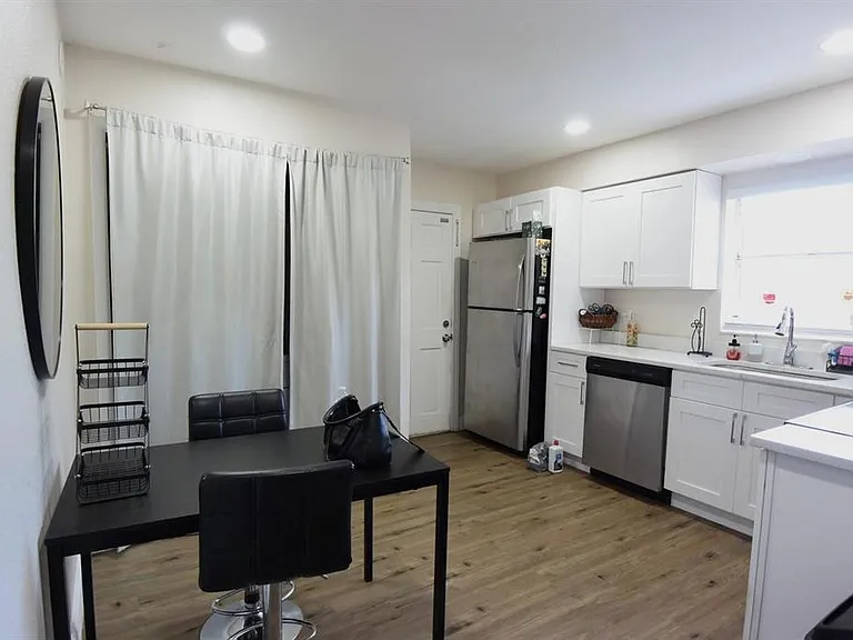 5845 Elm St — Photo 13