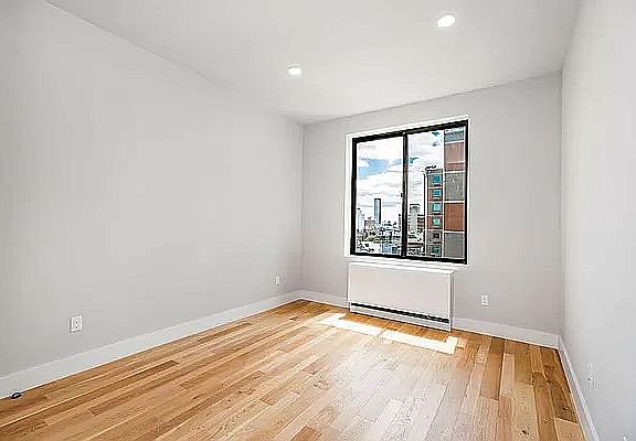 4th image of 101 E 10th St #7E