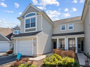 1256 Fairview Cir, Stewartsville, NJ 08886