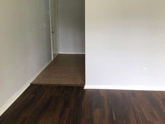 4th image of 2227 Wolcott Dr